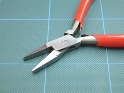 75561 Flat Nose Plier with Plain Jaws
